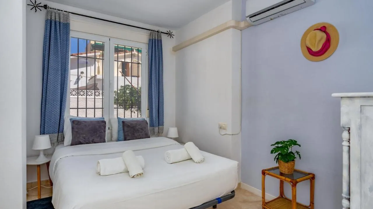 Sunlit Retreat With Garden Haven Διαμέρισμα Fuengirola Ισπανία