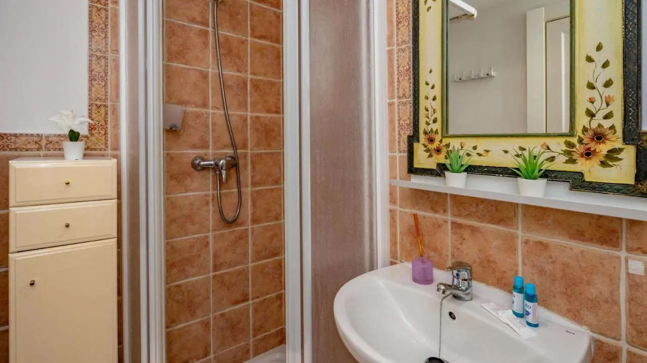 Sunlit Retreat With Garden Haven Διαμέρισμα Fuengirola
