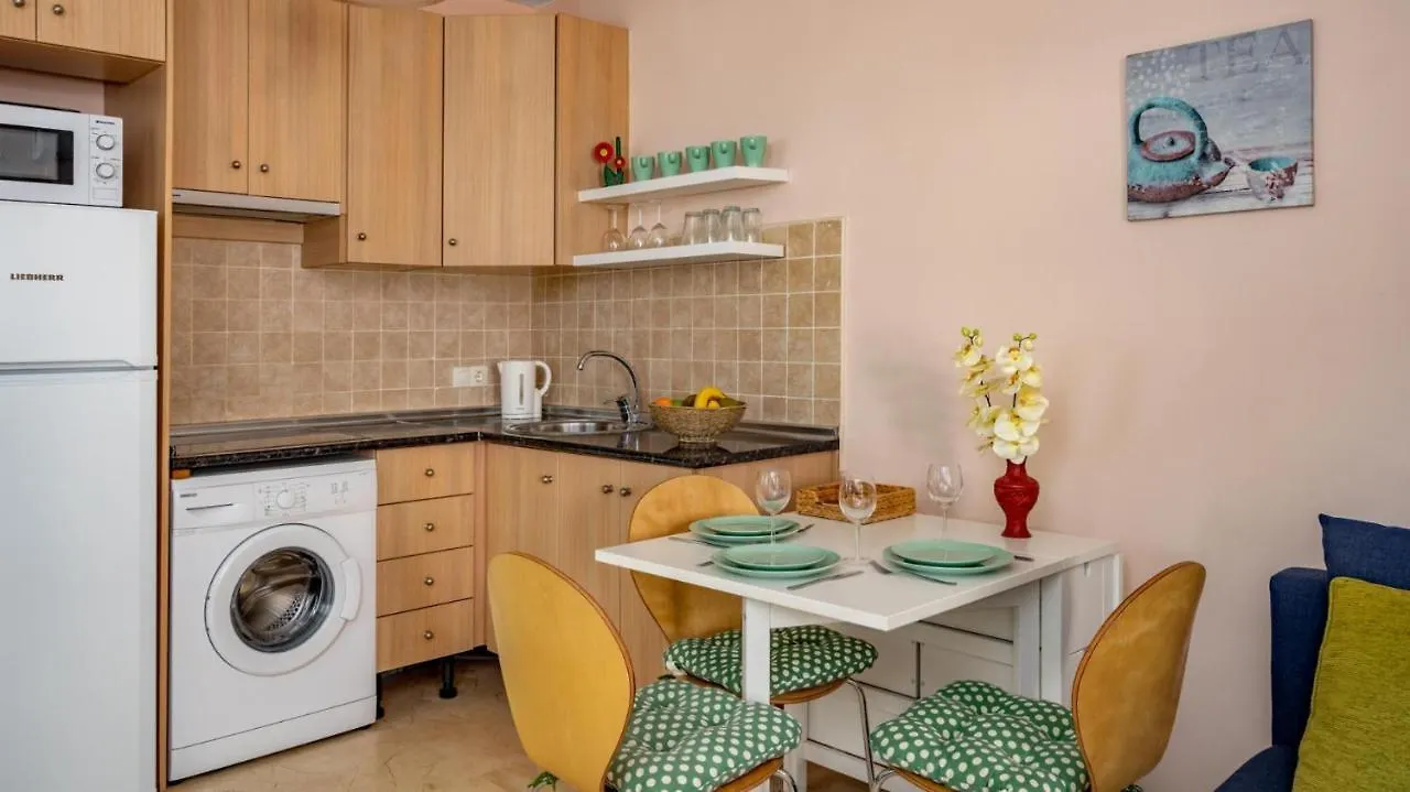 Sunlit Retreat With Garden Haven Διαμέρισμα Fuengirola Ισπανία
